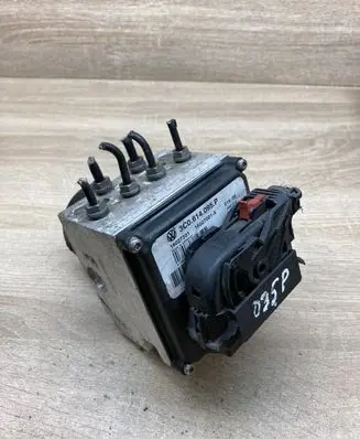 Volkswagen PASSAT B6 ABS Pump 3C0614095P