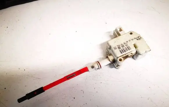 Volkswagen PASSAT B5 Central locking motor 3b0810773 3b0959782