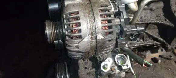 Skoda Octavia Mk2 (1Z) Generator/alternator 0124525188 03C903023S