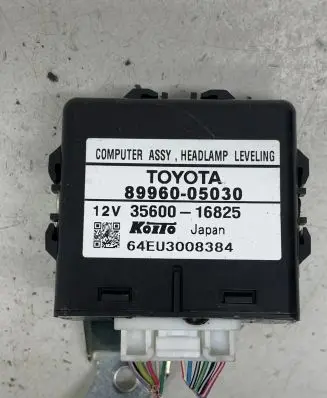Toyota Avensis T250 Light module LCM 8996005030 3560016825