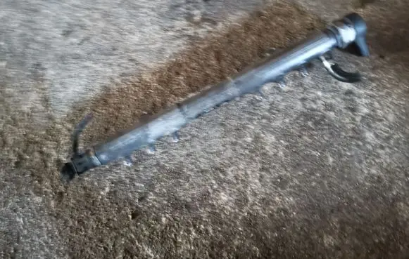 Volvo V70 Fuel main line pipe 0445215023