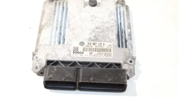 Volkswagen Golf V Engine control unit/module 3C0907115Q 0261S02333