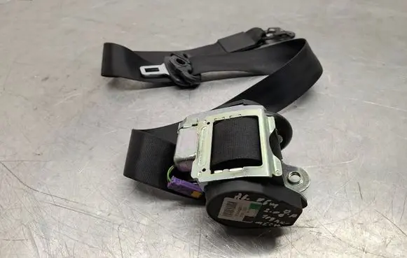 Audi A6 S6 C6 4F Front seatbelt 4F0857706
