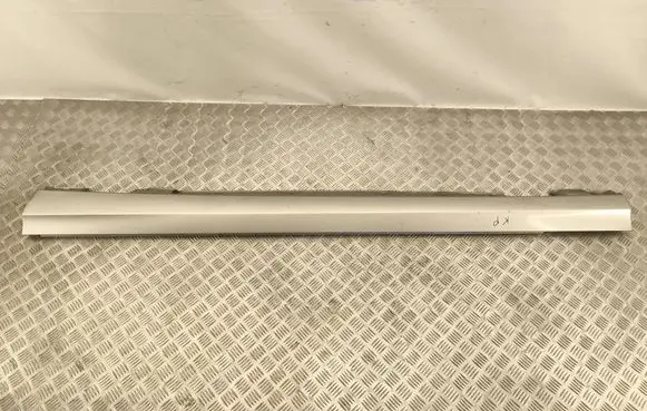 Mercedes-Benz C W204 Sill A2046900340