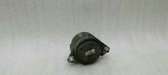 Mercedes-Benz C W204 Engine mount bracket A2042400217