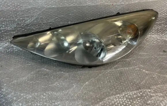 Peugeot 206+ Headlight/headlamp 9686606780 18A2T2