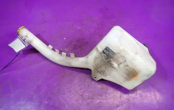 Ford Fusion Windshield washer fluid reservoir/tank