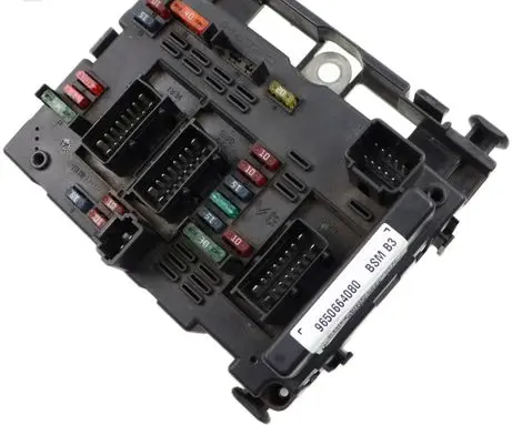 Peugeot 206 Fuse module 9650664080 31381399 BSMB3