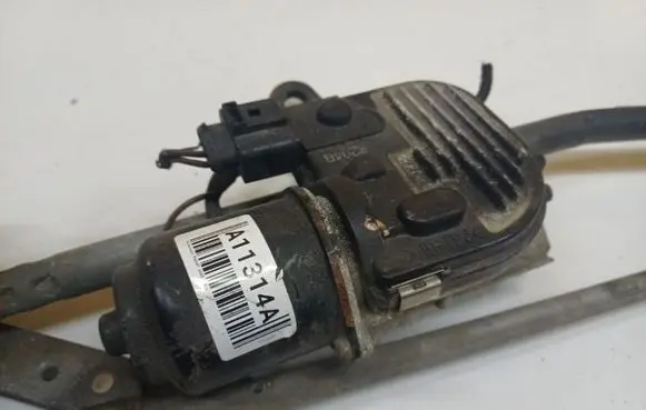 Volkswagen PASSAT B6 Wiper motor 