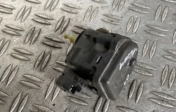 Renault Laguna II Headlight level adjustment motor 8200006664 00816400