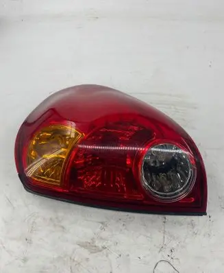 Mitsubishi L200 Rear/tail lights