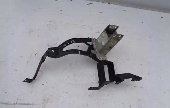 Headlight/headlamp mounting bracket