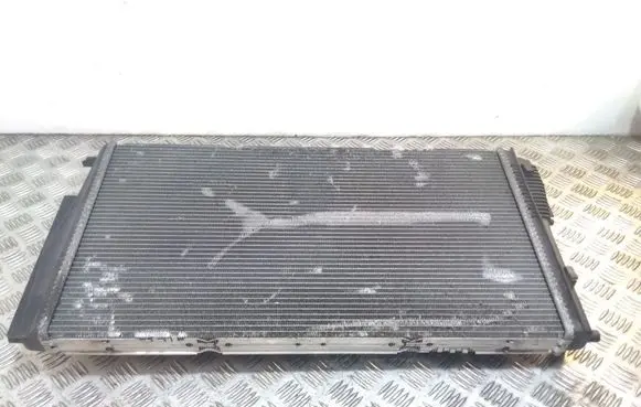 BMW 4 F32 F33 Coolant radiator 7600516