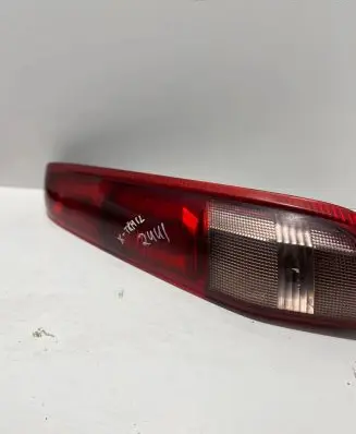 Nissan X-Trail T30 Rear/tail lights 9917 265598H300 4913