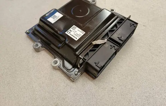 Volvo V40 Engine control unit/module 31452623 0000298848 MB2797009613