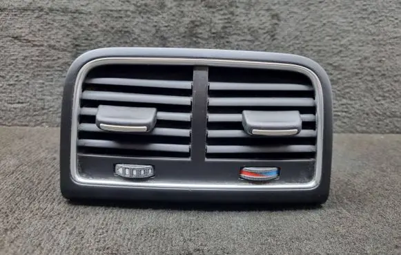 Rear air vent grill