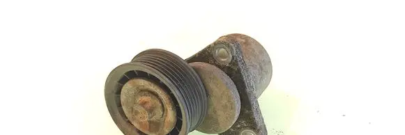 Mazda 6 Alternator belt tensioner 