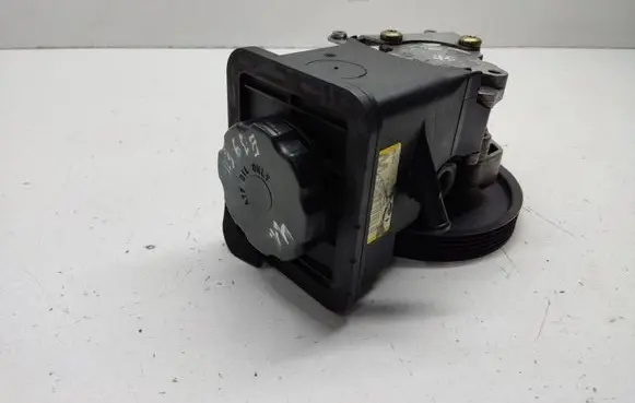 BMW 5 E39 Power steering pump 1928100271 32422247046 2247046