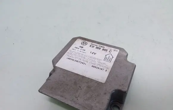 Volkswagen PASSAT B5.5 Airbag control unit/module 1C0909605C