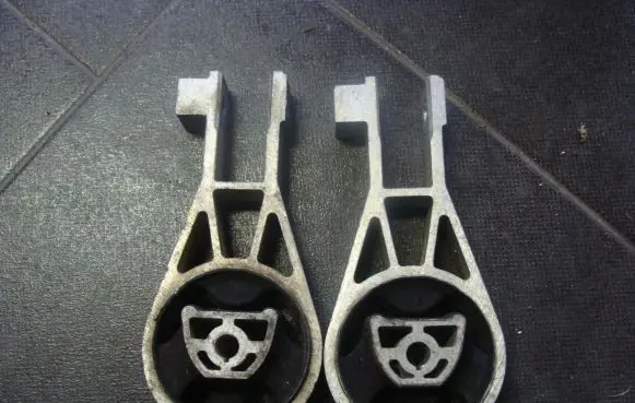 Opel Corsa D Gearbox mounting bracket