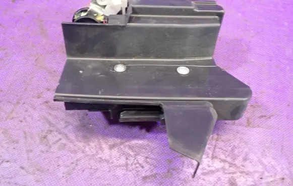 Dacia Sandero Rear door lock 825022281RF