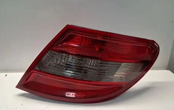 Mercedes-Benz C W204 Rear/tail lights 2048203064