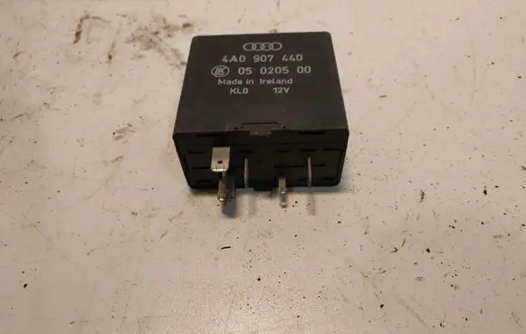 Audi A6 Allroad C5 Window wiper interval relay 4A0907440