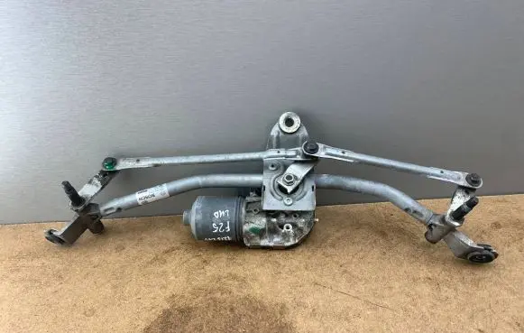 BMW X3 F25 Front wiper linkage and motor 7213275 61617213275