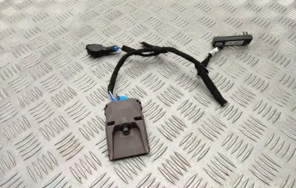 Windshield/windscreen camera