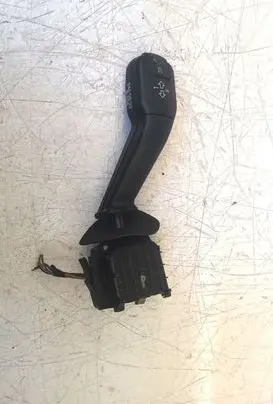 BMW 5 E39 Indicator stalk 8352172