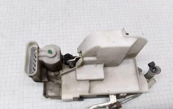 Fiat Punto (188) Front door lock