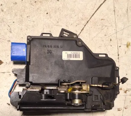 Seat Altea Rear door lock 7L0839015