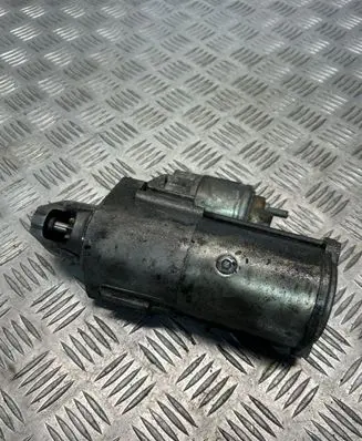 Mercedes-Benz E W211 Starter motor A0051518901