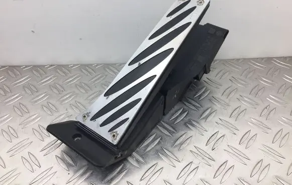 BMW X1 E84 Accelerator throttle pedal 6793743 35426793743 6PV00937921