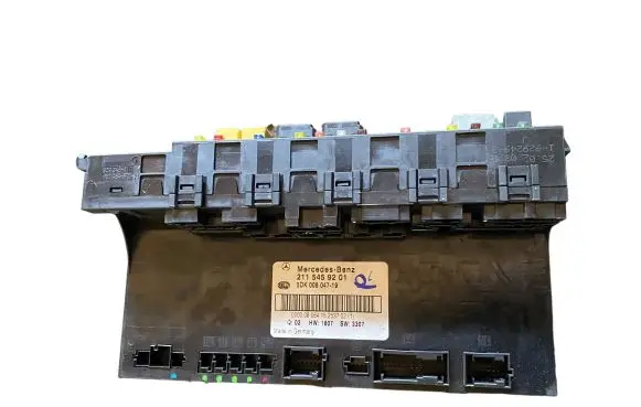 Mercedes-Benz CLS C219 Fuse module 2115459201 5DK00804719