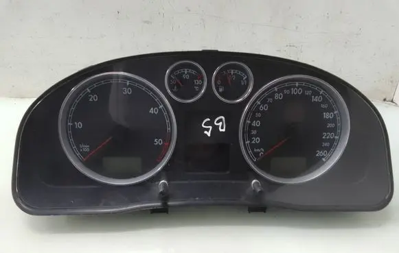 Volkswagen PASSAT B5.5 Speedometer (instrument cluster) 3B0920827A