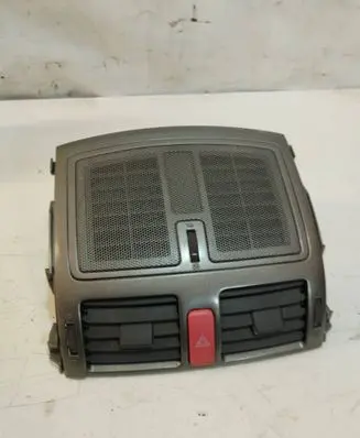 Toyota Auris 150 Dash center air vent grill 5567002110