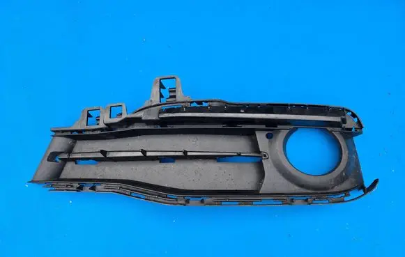 BMW 3 F30 F35 F31 Front bumper lower grill 7396885