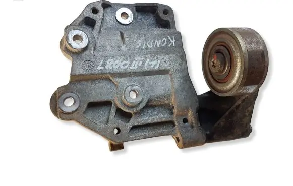 Mitsubishi L200 A/C compressor mount bracket 