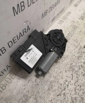 Volkswagen Phaeton Front door window regulator motor 840311001