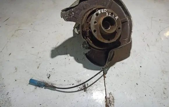 BMW 5 E60 E61 Rear wheel hub