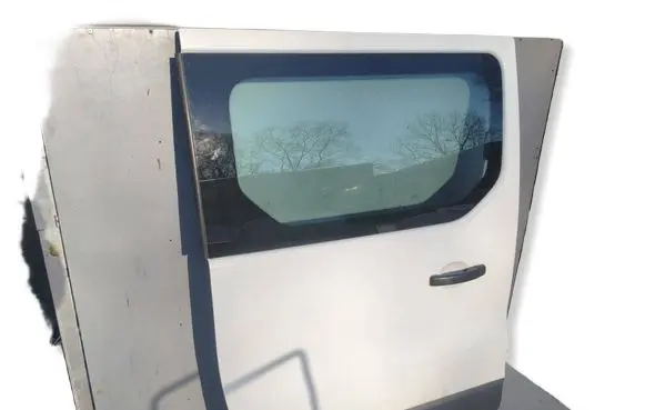 Renault Trafic III (X82) Side sliding door 821002409R