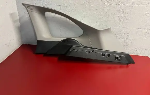 (D)pillar trim (top)