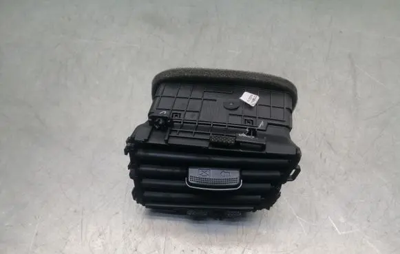 KIA Ceed Dashboard side air vent grill/cover trim 97420J7000 AD3J4EEK1
