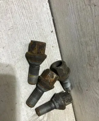 Dacia Sandero III Nuts/bolts 