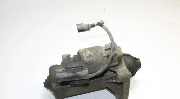 Ford Focus Starter motor AV6N11000GB