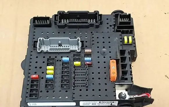 Volvo XC90 Fuse module 30765483