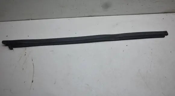 Mercedes-Benz C W205 Engine compartment rubber A2058870200