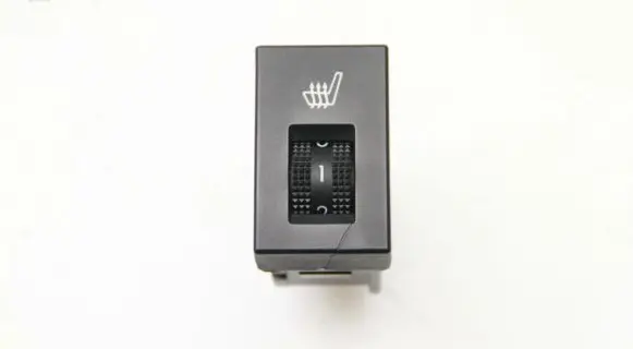 Mazda 3 II Seat heating switch BBM266420A