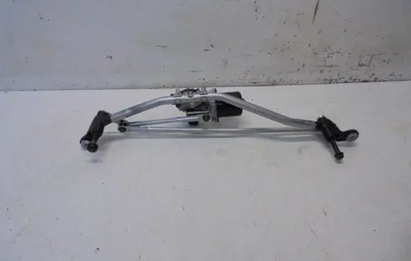 Dacia Sandero Front wiper linkage and motor